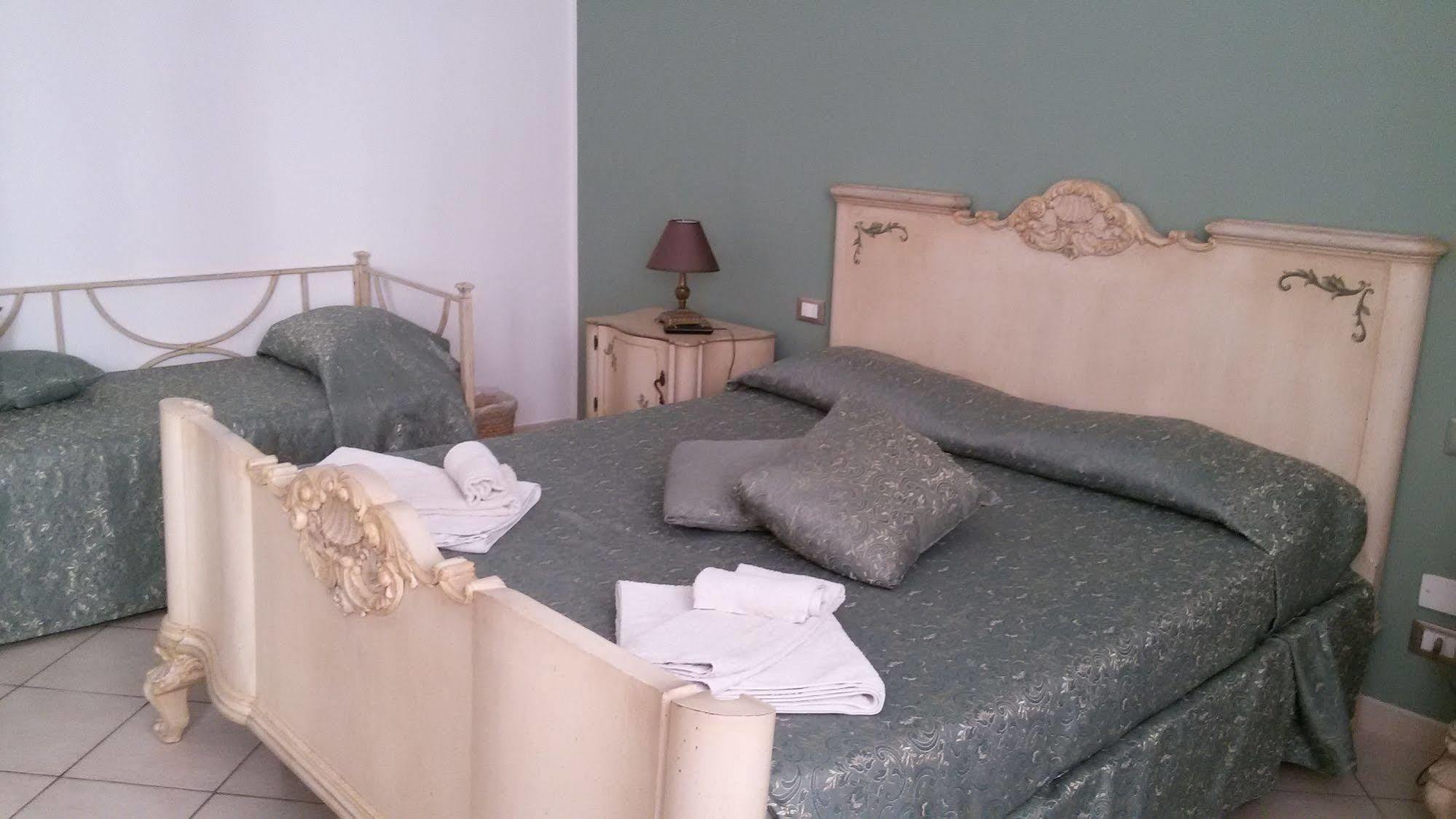 Almaran B&B Trapani Port & City Екстериор снимка