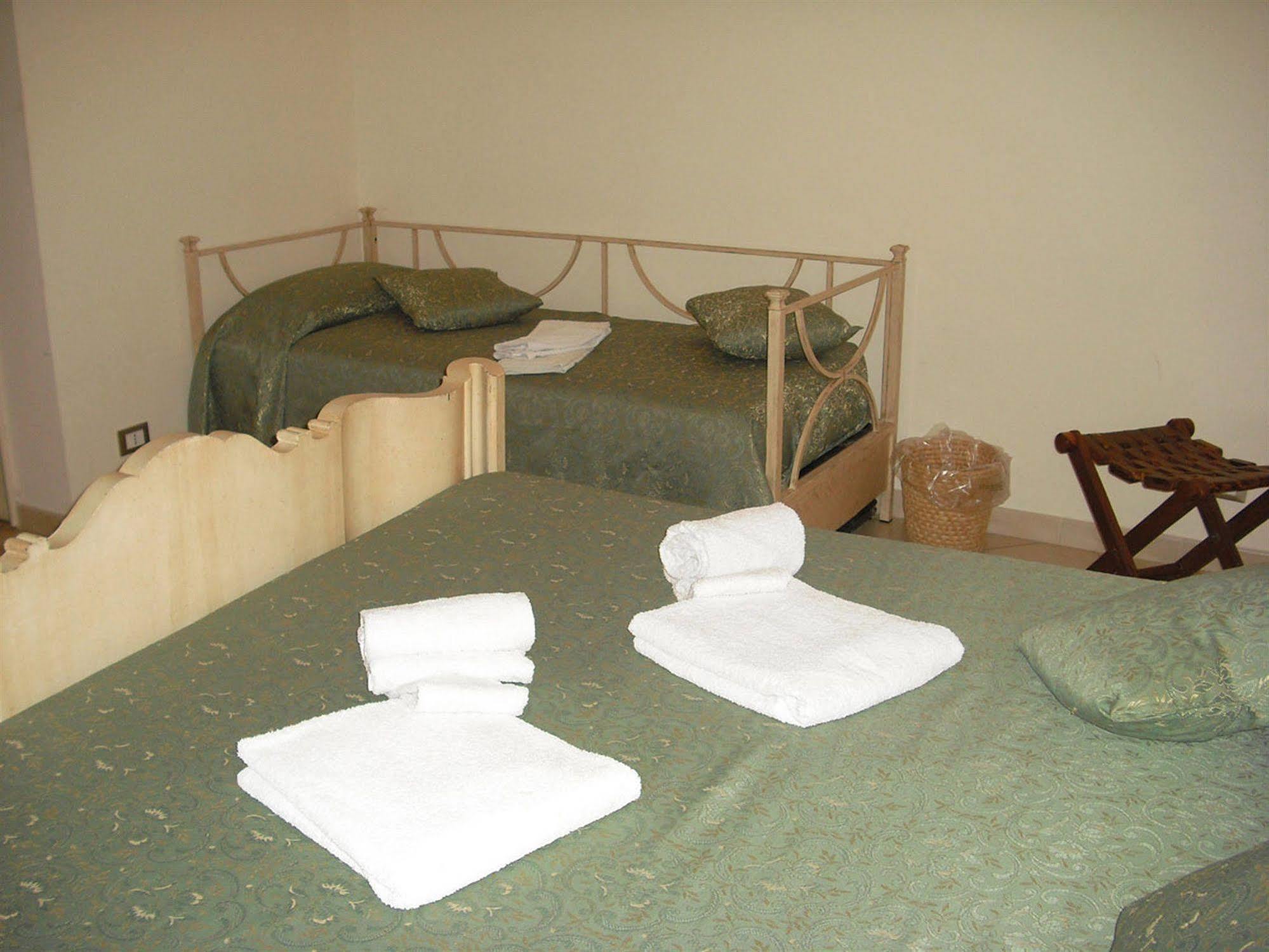 Almaran B&B Trapani Port & City Екстериор снимка